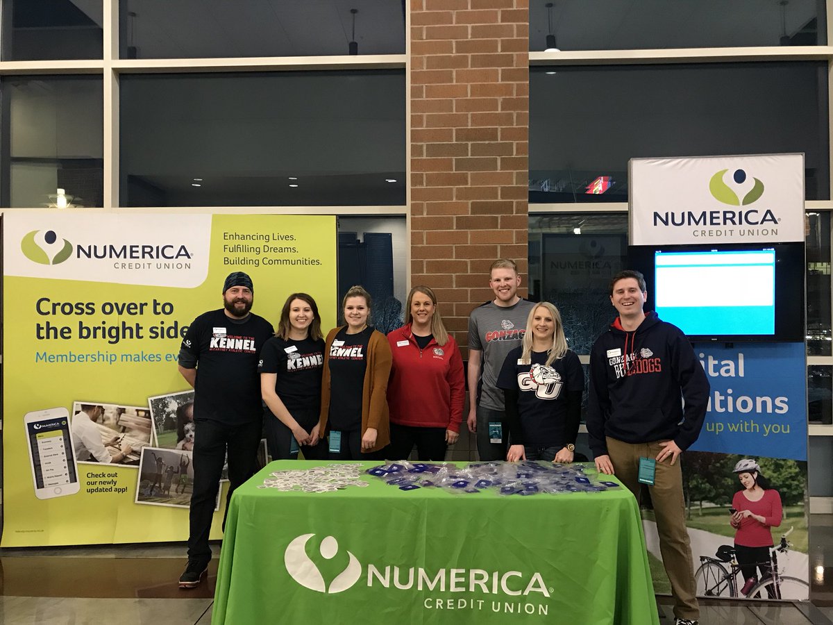 numericacu's tweet photo. Go Zags! Team Numerica is ready to cheer on @gonzagabasketball π Donβt forget to #VoteCoachFew and help @comcancerfund win $100,000! #Timeout2Vote https://t.co/3cEntPNpT6