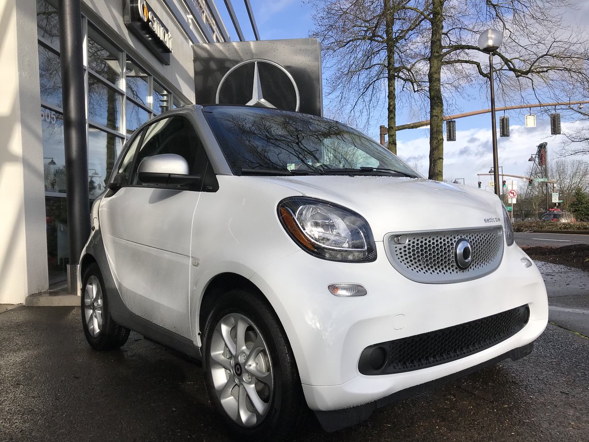Smartcenterportland Smartcenter Pdx Twitter Our All New 2018 Electric Smart Stop On By The Dealership Smartcar Smartcenter Smartcenterportland Smartcenterpdx Portland Portlandoregon