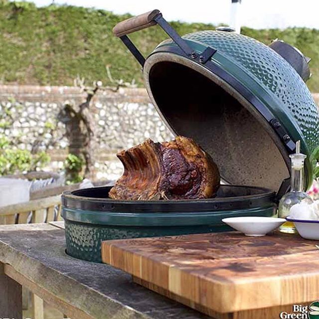 TurnerHomeFL's tweet photo. How about it some meat on the menu tonight? ✨🏡#BigGreenEgg #Turnerhome https://t.co/psvRcCySMD