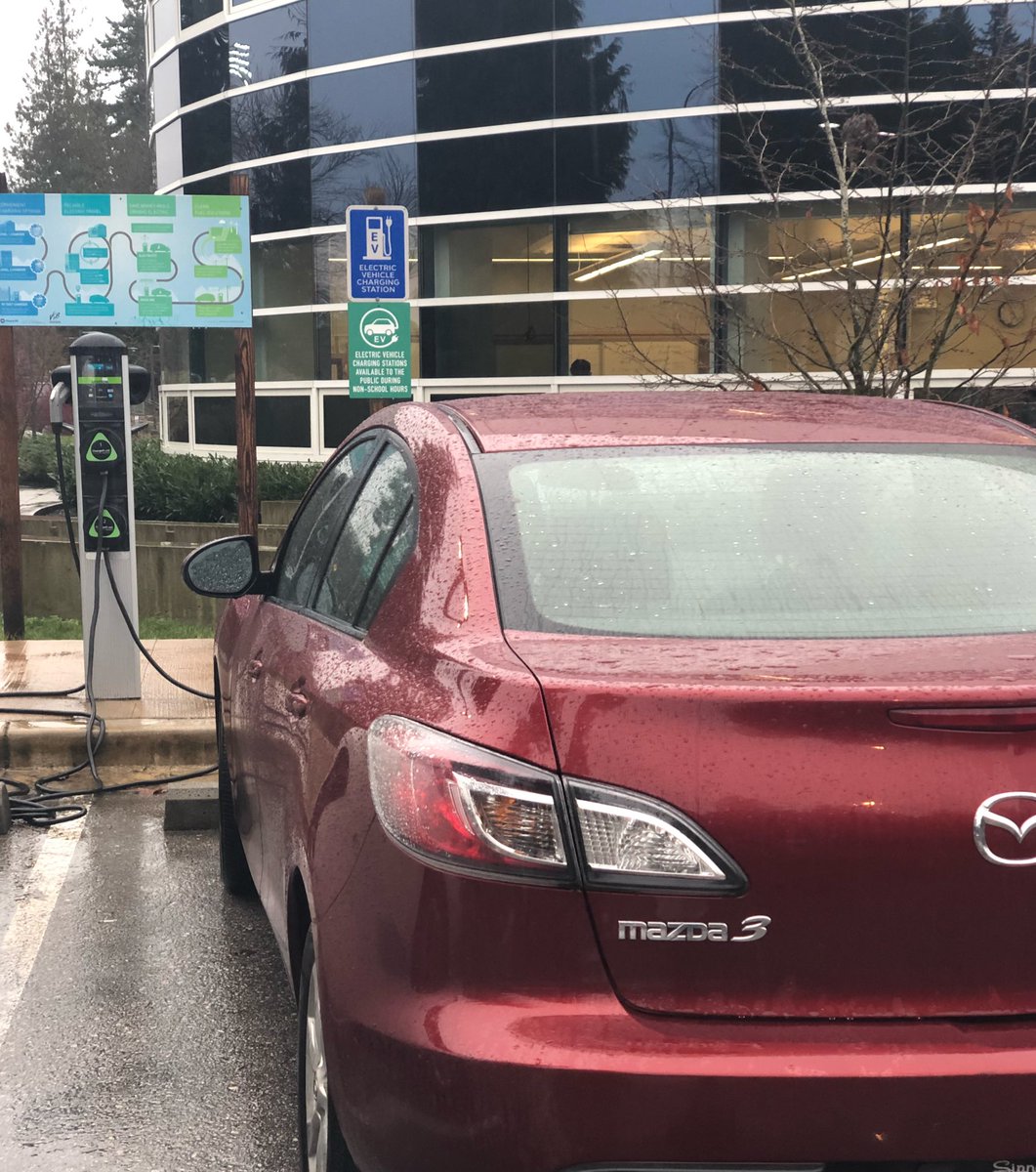 MaryamAzimih's tweet image. Good job Mazda3 parking in the #ElectricVehicles spot! 
#evproblems #Electricvehicle