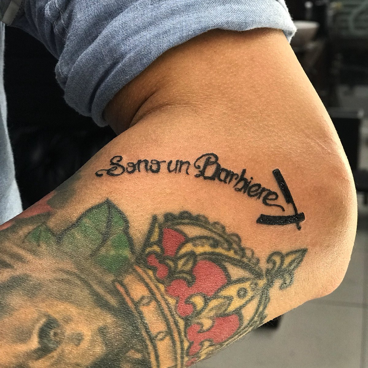 “Sonó un barbiere” 
GRACIAS @bruno_urioste !! Terrible laburo ! #tattoo #tatuaje #barbiere #barber #uruguay #hairstyle #hair