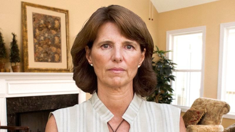 Mother Trying Her Best To Project Same Amount Of Insecurities Onto All Her Daughters trib.al/UZ1w0Jv