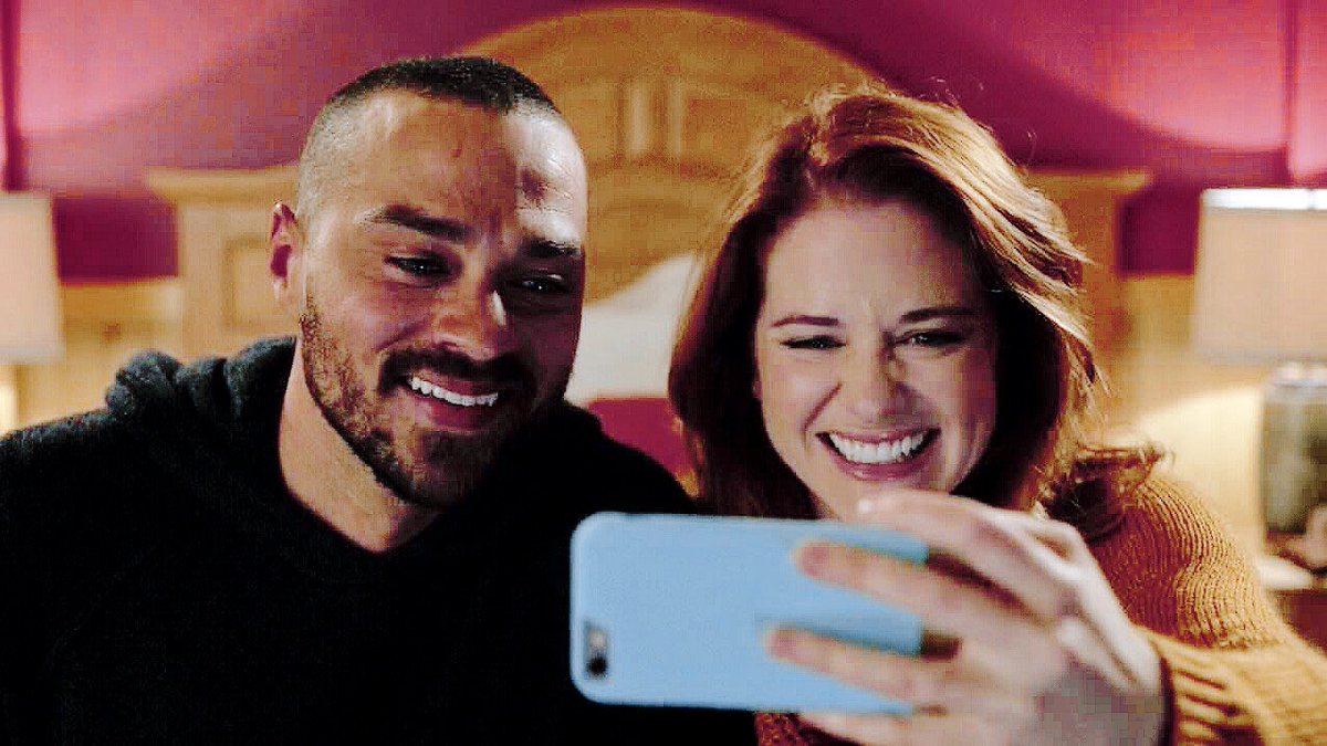 Jessie and jackson. Джесси април. Jesse Williams жена. Jackson Avery.