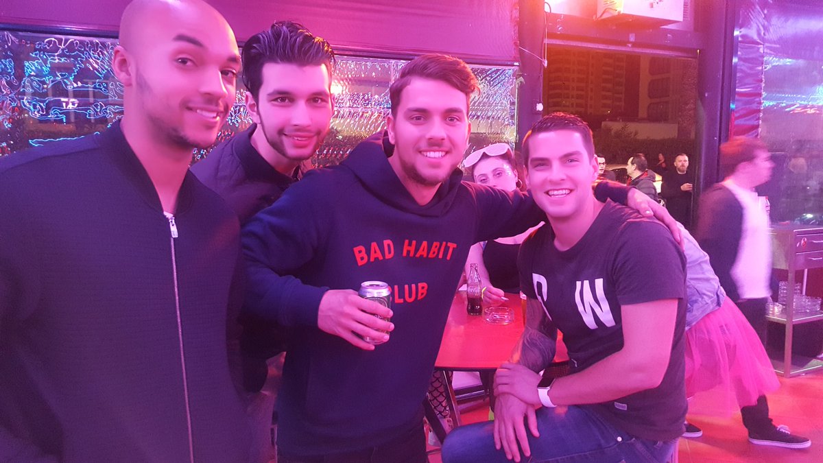 StickStar1's tweet photo. Sexy Magic funny show #TheMagicFactory #BenidormAlwaysSumer #Benidorm #Magia #stickystar #stickyandfriends #sticlyandfriendsbenidorm #theredlionbenidorm https://t.co/J9e5dB72mu