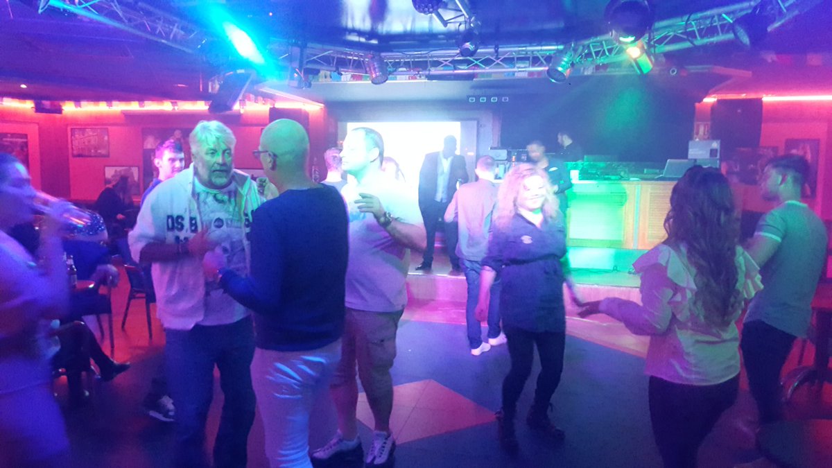 StickStar1's tweet photo. Sexy Magic funny show #TheMagicFactory #BenidormAlwaysSumer #Benidorm #Magia #stickystar #stickyandfriends #sticlyandfriendsbenidorm #theredlionbenidorm https://t.co/J9e5dB72mu