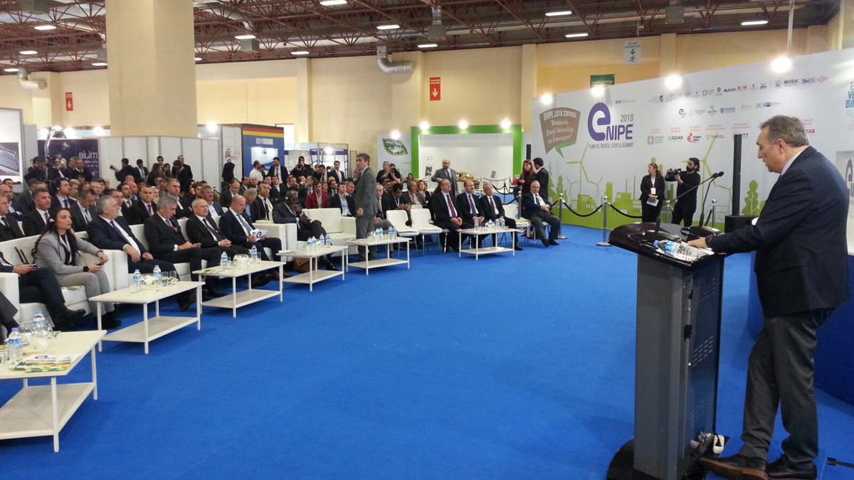 Çevre ve Şehircilik Bakan Yardımcısı Sayın Mehmet Ceylan’ın açılışını gerçekleştirdiği ENIPE 2018 Fuarı ve Zirvesi’ne destek olduk. Standımızı ziyaret eden  Bakan Yardımcımıza tasarruf, Ar-ge ve teknik uygulamalarla ilgili yaptığımız çalışmalar hakkında bilgi verdik.
#enipefuarı
