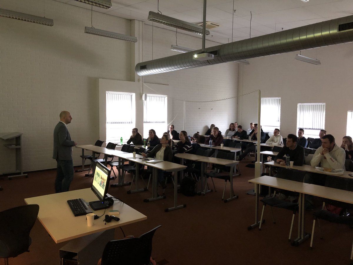 Gisteren mochten <a href="/bas_goossens/">Bas Goossens</a> en <a href="/nieksanderman/">Niek</a> over marketing en conceptontwikkeling vertellen bij <a href="/Saxion/">Hogeschool Saxion (inactief)</a>. Oog op de toekomstige generatie!