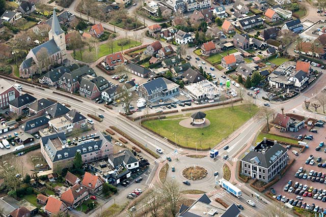 ermelovannu.nl/politiek/6931-… Verkeersstandpunten veroorzaken verdeeldheid #Ermelo foto: @FotovandeBiezen <a href="/CUErmelo/">ChristenUnie Ermelo</a> <a href="/sgpermelo/">@SGPErmelo</a> <a href="/progressiefe/">Progressief Ermelo</a> <a href="/cdaermelo/">CDA Ermelo</a> <a href="/DMeijsen/">Desiree Meijsen</a> <a href="/BBErmelo/">BurgerBelangenErmelo</a>