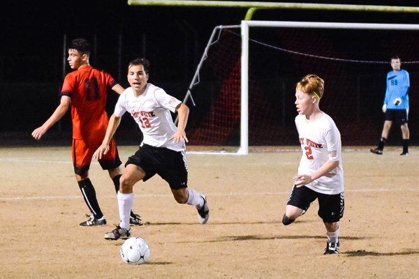 LCR_Sports's tweet photo. BOYS SOCCER: Raiders blank Indians
https://t.co/0xcyVZQA8U https://t.co/oVjrNnokZm