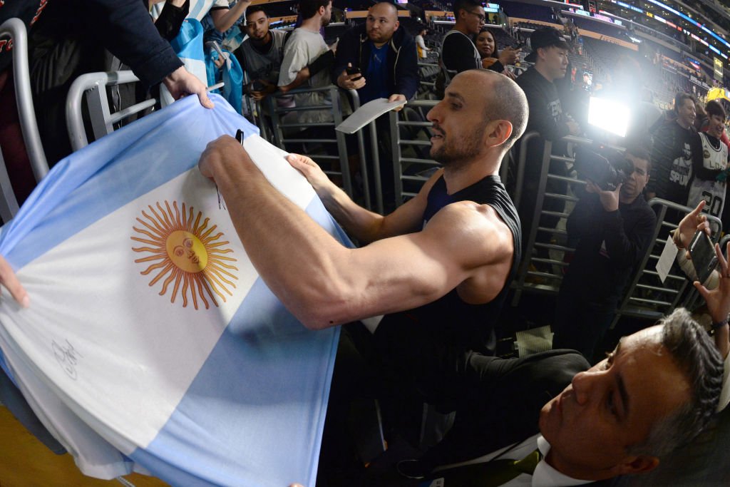 SC_ESPN's tweet image. #NBAVOTE Tiene que estar. Sí o sí. Llevemos a Manu Ginóbili al #NBAAllStars para que siga demostrando su eterna magia. ¡Cada RT es un voto para el argentino!