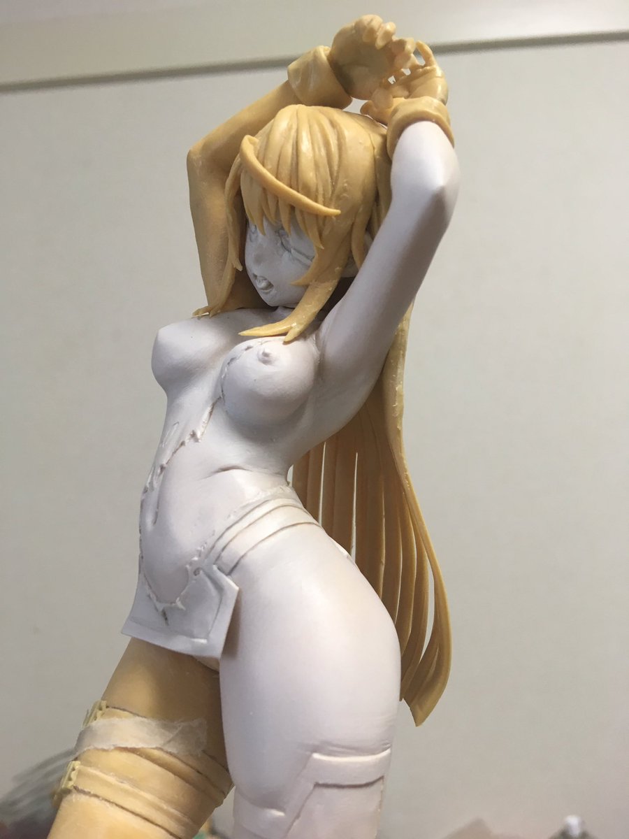 朝凪先生の描かれたラウラ色塗りたいんすけど塗装の実力に難ありっす