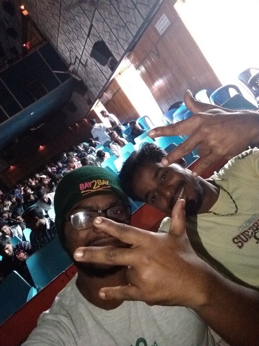 AntonyCVF95's tweet image. Showtime : #SketchFDFS at Sri .Balaji theatre hosur...
#ChiyaanVikram
#SketchFDFS #SketchPongal