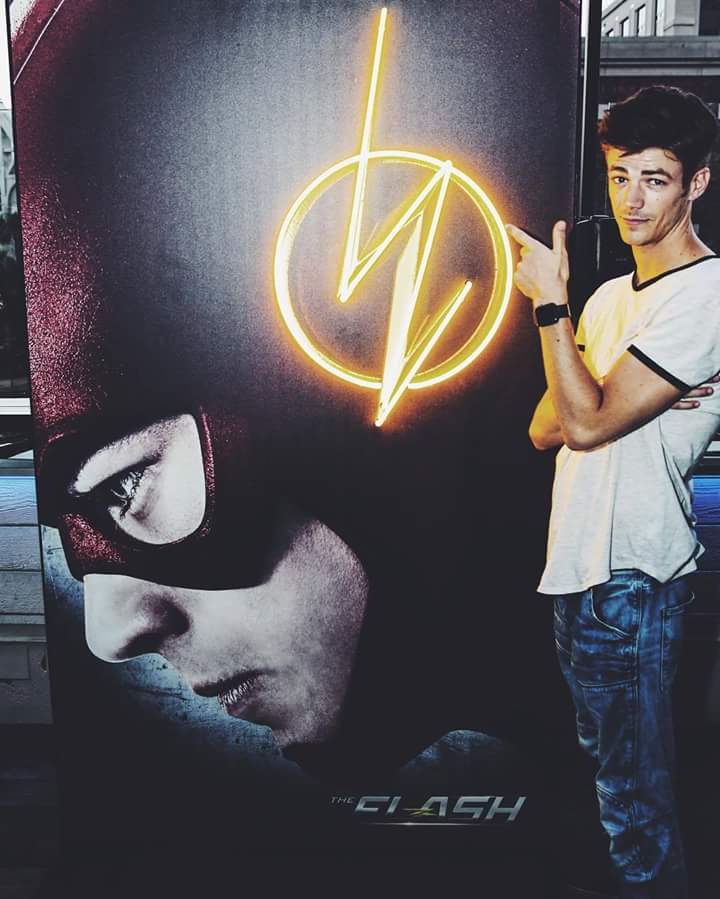 admv126's tweet image. No quiero que Grant Gustin se case 😭 #MiFlash💔