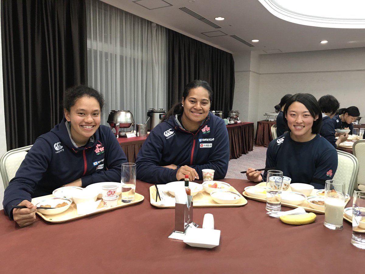 女子セブンズ日本代表 合宿中の食事シーンの一コマです 左からバティヴァカロロライチェル 海遥選手 マテイトンガ ボギドゥラウマイナダヴェ選手 横尾千里選手です Rugbyjp Sakura7s Sydney7s 日本ラグビーフットボール協会 Scoopnest 女子セブンズ日本代表 合宿中の食事シーンの一コマです 左からバティヴァカロロライチェル 海遥選手 マテイトンガ ボギドゥラウマイナダヴェ選手 横尾千里選手です Rugbyjp Sakura7s Sydney7s 日本ラグビーフットボール協会 Scoopnest