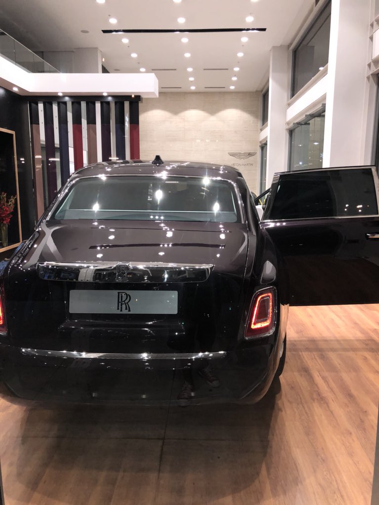 mtura712's tweet photo. “Take the Best that exists & make it better” Sir #HenryRoyce , #TheGreatPhantoms Larger than life! @RollsRoyceSA @rollsroycemcna @RollsRoyce @RollsRoyceMedia #Phantom #VIIl #RollsRoyce Bespoke your life! https://t.co/BELhoGOvpH