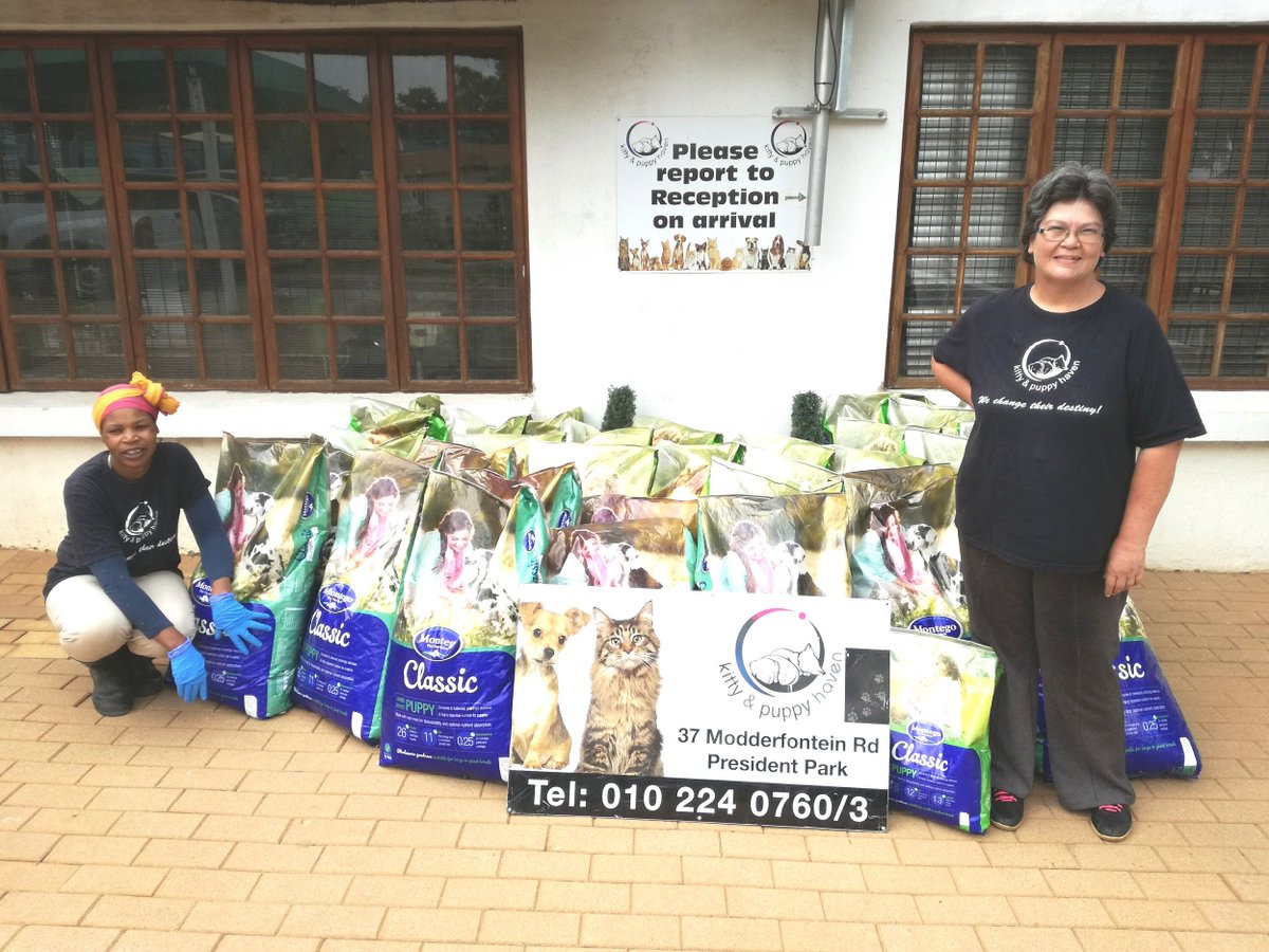 Biz_Retail's tweet photo. Well done to @Montegopets and all #Click2Feed campaign supporters for raising over 23,000 meals for animals in need! https://t.co/DnKWBVRI2j via @Biz_Retail 🐶🐱 https://t.co/ifINotJEWz