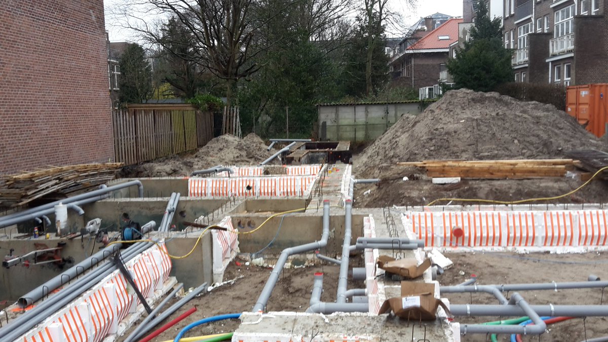 Eddy_Arkesteijn's tweet photo. @Weboma werkt aan 6 mooie appartementen in de Bachmanstraat te Den Haag. Van de Niet installaties brengt de eerste installaties aan! https://t.co/jTMwodDJ1h