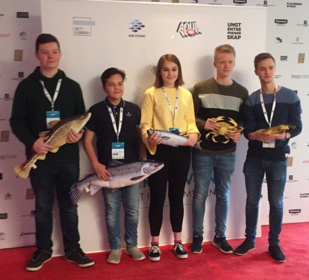 Elevar frå Herøy VGS vann den nasjonale finalen Ringer av vann i Stavanger. Vi gratulerer elevane med den flotte innsatsen. @Sett_sjobein <a href="/NorFishing/">Nor-Fishing</a> @UE_Norge