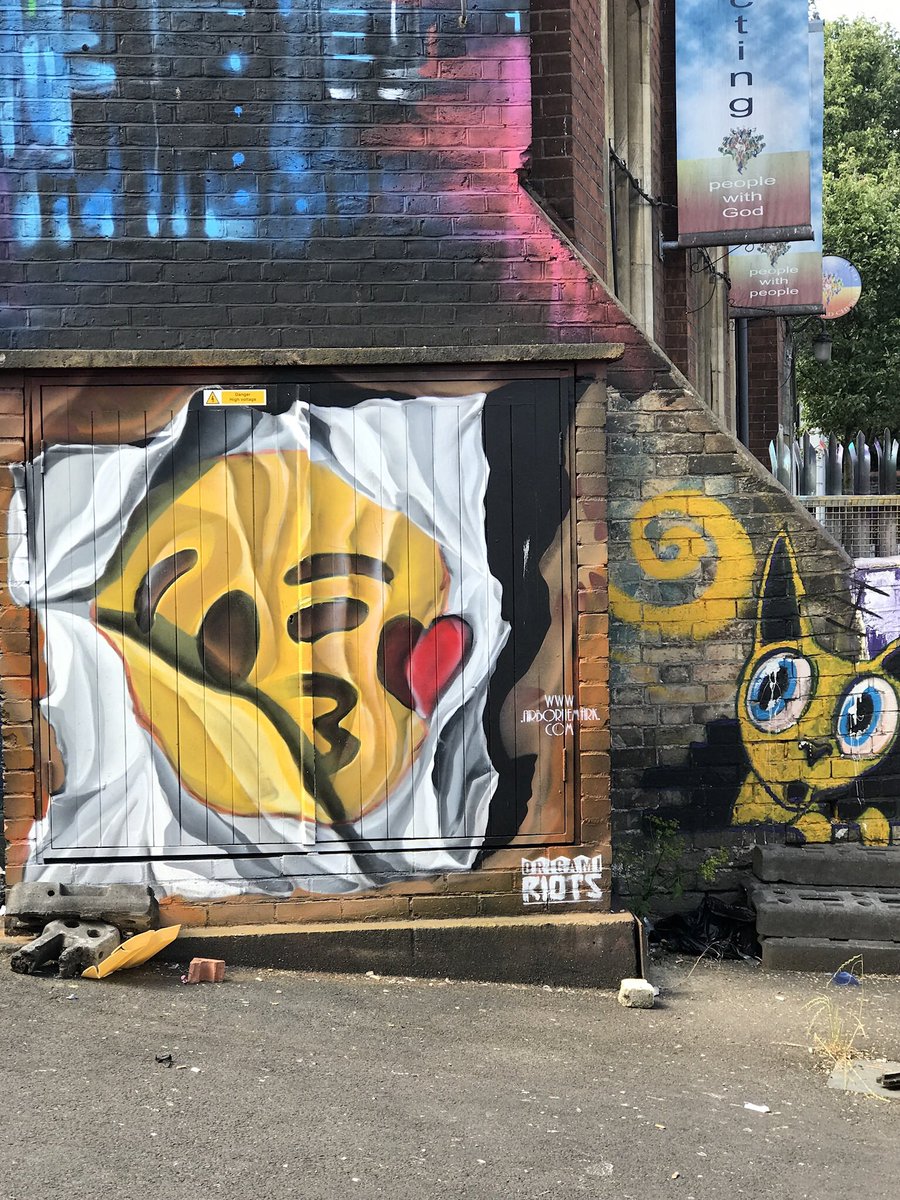 lovestreetart22's tweet photo. Origami Riots in Brick Lane and Camden #StreetArt #OrigamiRiots #BrickLane #Camden https://t.co/jwDhKJZslz
