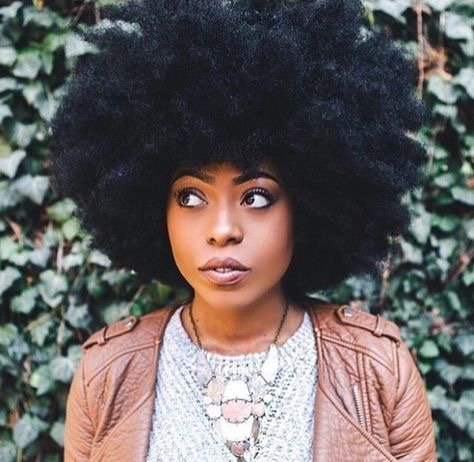 almocado's tweet photo. May your skin glow and your fro grow! Have a fabulous Friday! #fabfriday #afrohair #blackhair #brownbeauty #almocado #fabFro #naturalhair https://t.co/yOmhJMn183