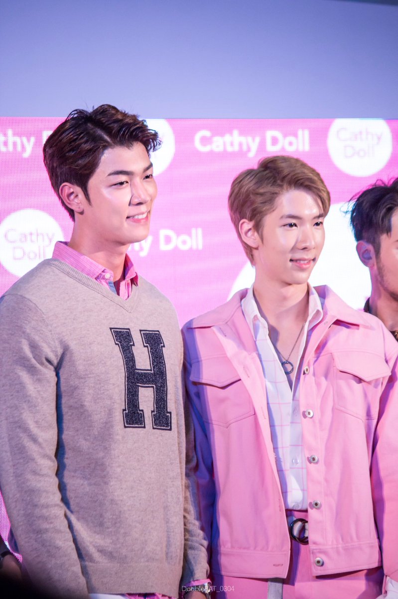 DoublePAT_0304's tweet photo. 180111 #cathydoll #ก็อตโจ

✨ https://t.co/ZlHTGdk5rA