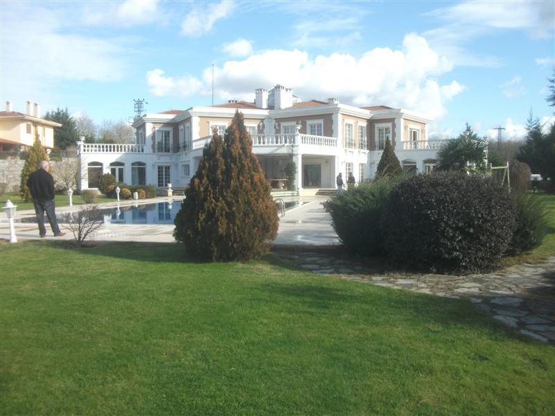 kemalaltunemlak's tweet photo. ÇEKMEKÖYDE SATILIK MALİKHANE
Çekmeköy Alemdağda satılık villa. Villamız 7.600 Arazi içinde1350 metre villa
https://t.co/2eHrRTpAKM
#Çekmeköy #Villa #MalikHane #Satılık #Gayrimenkul https://t.co/YKYD94tjU0