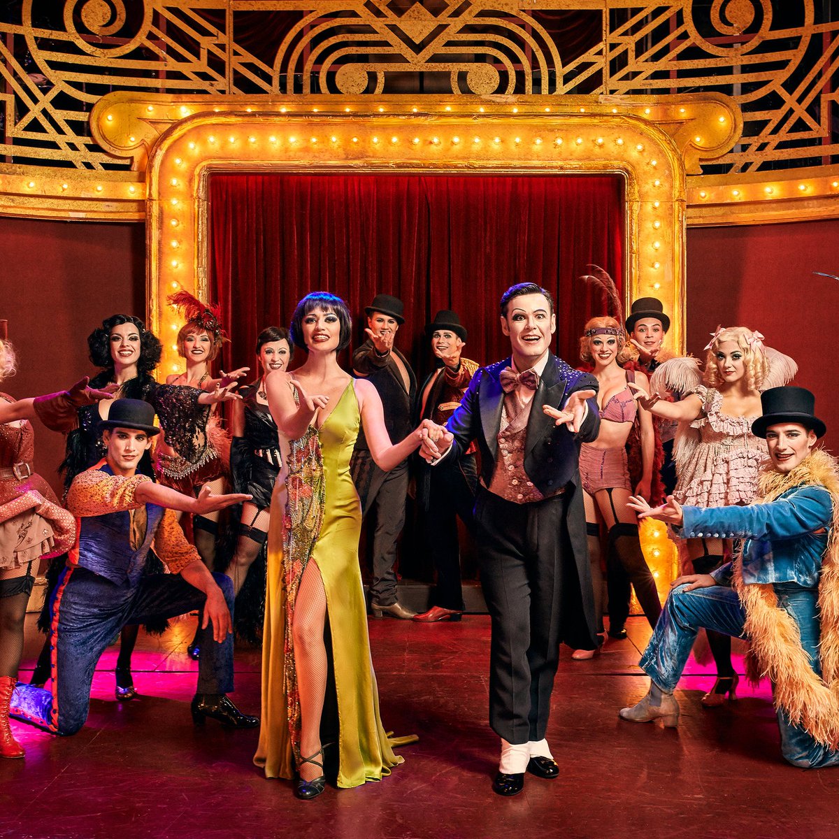 TaquillaCom's tweet image. Llega el Kit Kat Club a Barcelona con @cabaret_es  🔥👯‍♀ 

¡Puedes verla desde menos de 20€! ➡ bit.ly/28RmrmP