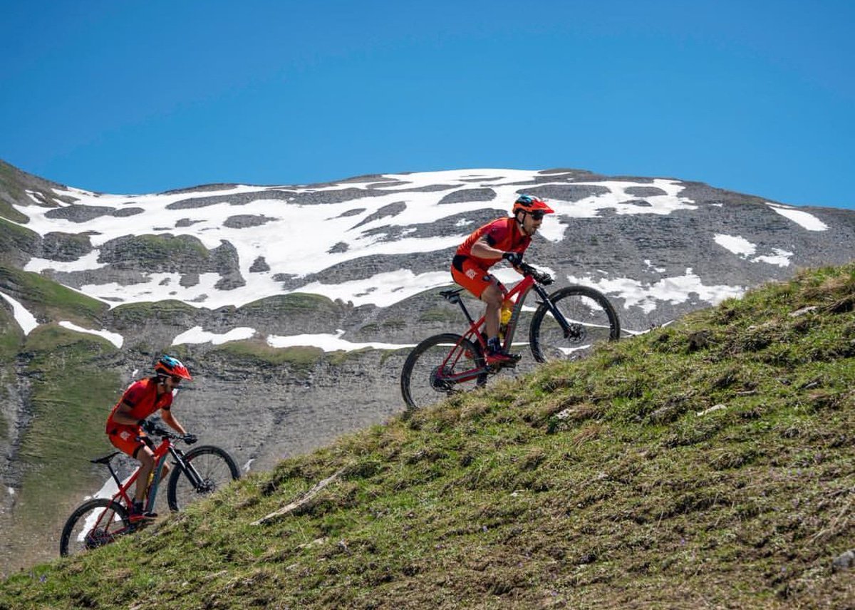 ROSEBikesES's tweet photo. Pedaleando hacia el fin de semana π΄ββοΈπ¬πββοΈπ!
Entra en nuestra web y configura tu #bici para este #invierno β‘ https://t.co/EUkruMhmmQ πππ»π #rosebikesespaΓ±a
#tienda #online #cycleyourway #rosebikes #mtb #mtbike #mountainbike #vaujany https://t.co/vK8kkr3cwP