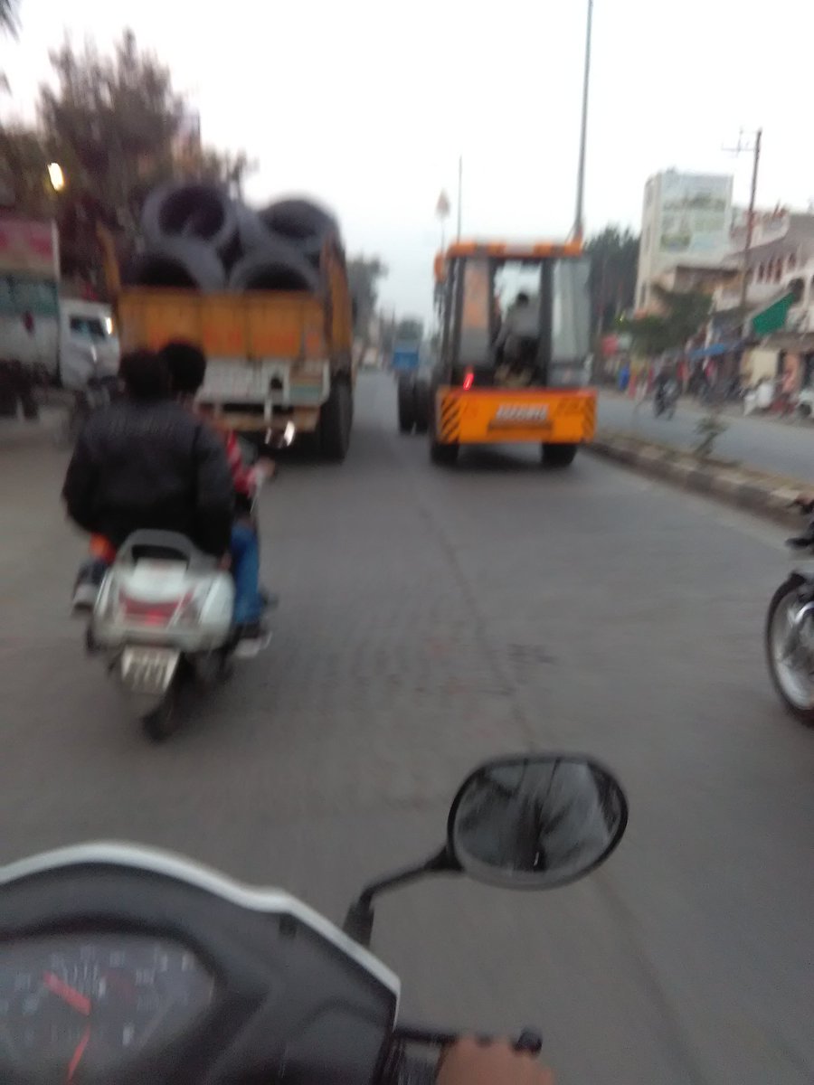 BipinYadav_IN's tweet photo. @PoliceIndore I would like to inform you about situation from #Marimata to #Banganga ... Please see the image.. https://t.co/HDradHkifR