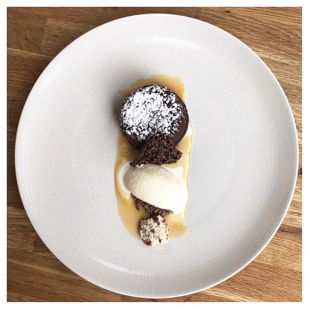 thePointerBrill's tweet photo. 🖤 Our perfect #chocolatefondant is one our most popular desserts ... just as it should be with an oozing, gooey, molten chocolate centre👌🏾Served with salted caramel, white chocolate ice cream and a bitter chocolate snap. #hallelujah #foodofthegods #sweetnessandlight https://t.co/9oLtzSkcYZ