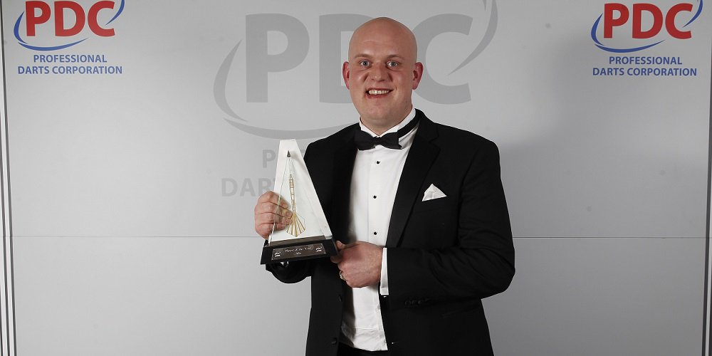 OfficialPDC's tweet photo. VOTE | The PDC Annual Awards Dinner will be held on Monday January 22 - and YOU can now vote in the Fans' Player of the Year category!

▶️ Vote Here: https://t.co/3dLxbDMtsY https://t.co/FUqWXsSLmI