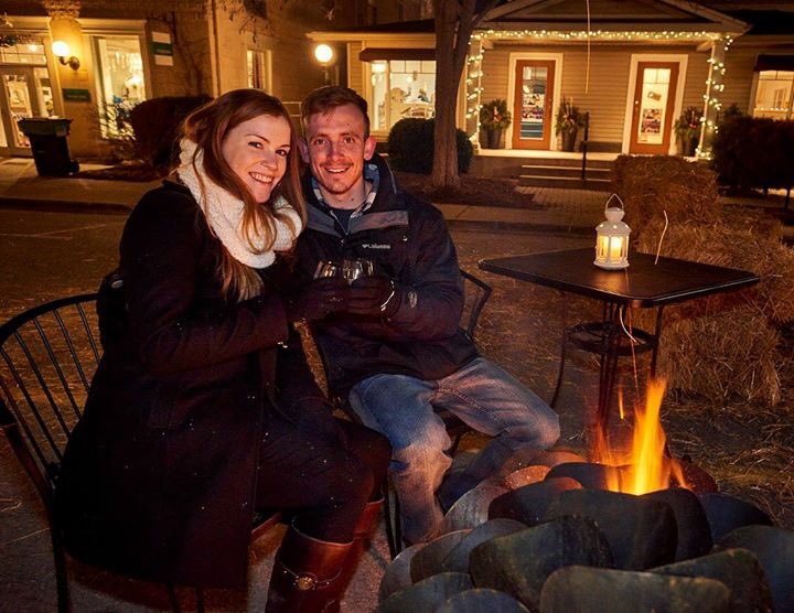TheTwentyValley's tweet photo. Cozy up with some #VQAIcewine #fircones style this weekend at #WinterWineFest https://t.co/da3zntM0Nl