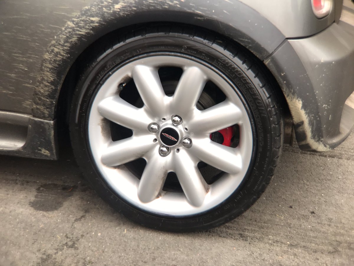 MotorSplash_'s tweet image. Another set of Exclusive black Alloygators on the Mini #Alloygator #Mini #Cheltenham