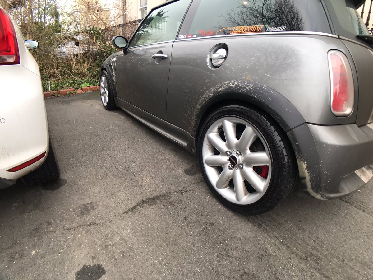 MotorSplash_'s tweet image. Another set of Exclusive black Alloygators on the Mini #Alloygator #Mini #Cheltenham