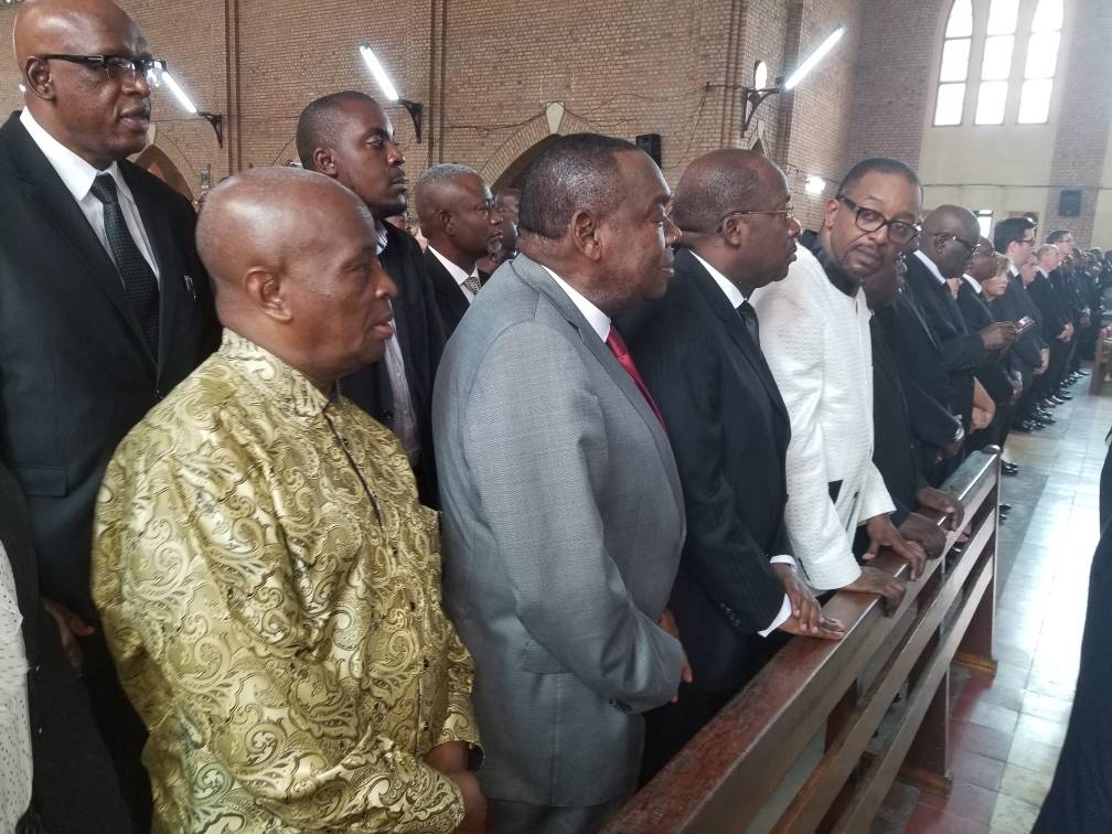 Alternance RDC (@ar_rdc) on Twitter photo Les Hauts Cadres ainsi que les Militants de l'<a href="/AR_RDC/">Alternance RDC</a> étaient en union de prière, à la Cathédrale Notre Dame de Lingwala, ce 12 janvier 2018, pour la messe dite par le Cardinal Monsengwo, en mémoire des victimes du 31 décembre 2017, fauchés par la barbarie du régime de Mr Kabila Les Hauts Cadres ainsi que les Militants de l'<a href="/AR_RDC/">Alternance RDC</a> étaient en union de prière, à la Cathédrale Notre Dame de Lingwala, ce 12 janvier 2018, pour la messe dite par le Cardinal Monsengwo, en mémoire des victimes du 31 décembre 2017, fauchés par la barbarie du régime de Mr Kabila