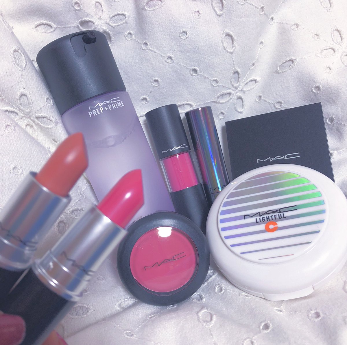 Glamouna's tweet photo. haul.

MAC買うの1年ぶり😳💕

リップ製品を含む¥15000以上の購入でリップが1本もらえるからみんなも是非チェック😋 https://t.co/clIEqekjJa