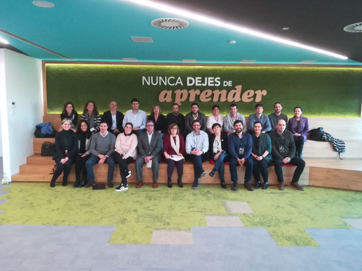 😀¡Encantados de compartir el reto de la #TransformaciónDigital con los participantes de la II Edición del programa #connectingforgood #Galicia en #VodafonePlaza!