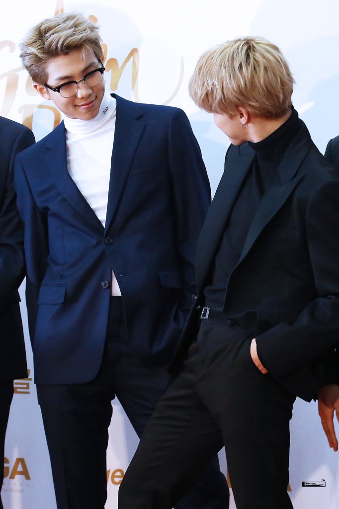 AphetaMINe1013's tweet photo. 180110골디 ⭐️⭐️
#방탄소년단 #지민 #JIMIN @BTS_twt https://t.co/FRbww1BCR1