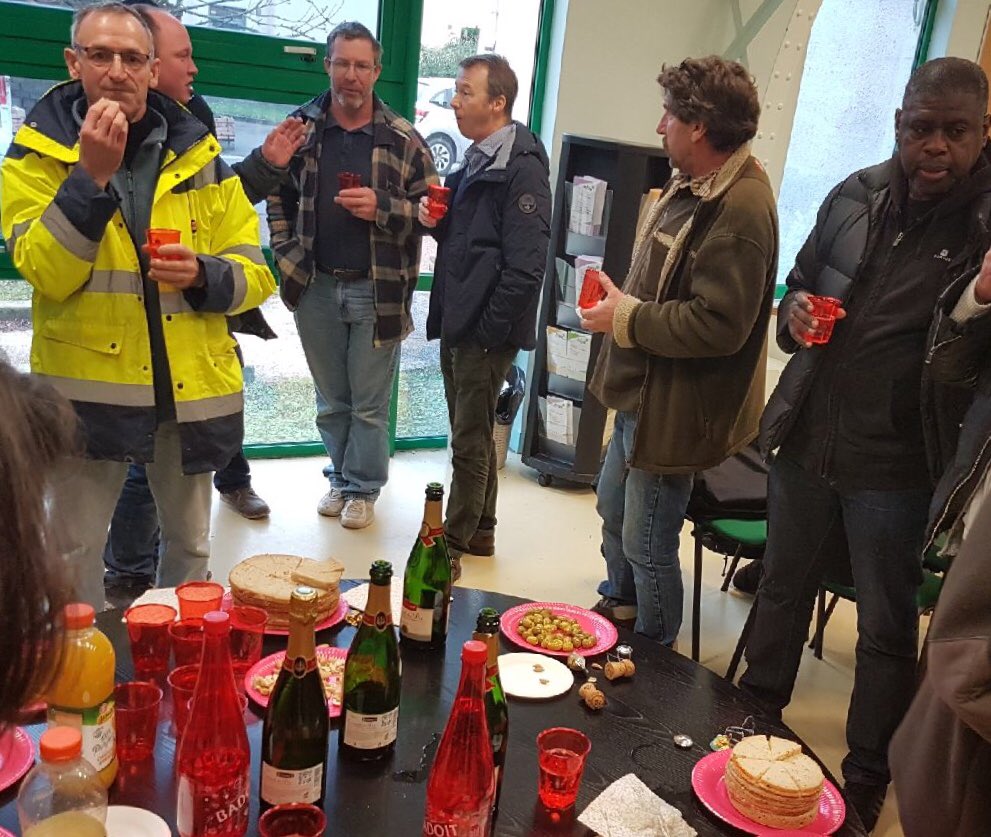 constructys_bfc's tweet photo. Clôture de la formation Modules du Titre Professionnel à l’AFPA de Migennes (89) pour 35 salariés de l’entreprise Gebat. Les salariés ont utilisé leur #CPF pour le financement de cette formation. Moment de convivialité à l’issue du bilan  @AFPA_BFC @FFB_BFC https://t.co/ZyoP7VD4lm