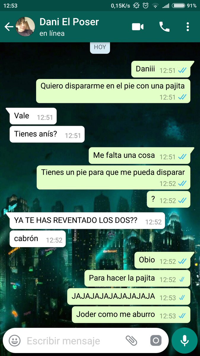 garmaruuj's tweet photo. Aquí debatiendo cosas serias con @ArandaPls https://t.co/uSMdn6BXiP