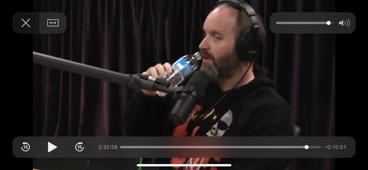 brandonNINTENDO's tweet photo. @tomsegura Best part of you on JRE yesterday. Just living that #waterchamp lifestyle. https://t.co/aqIEiG9BGf