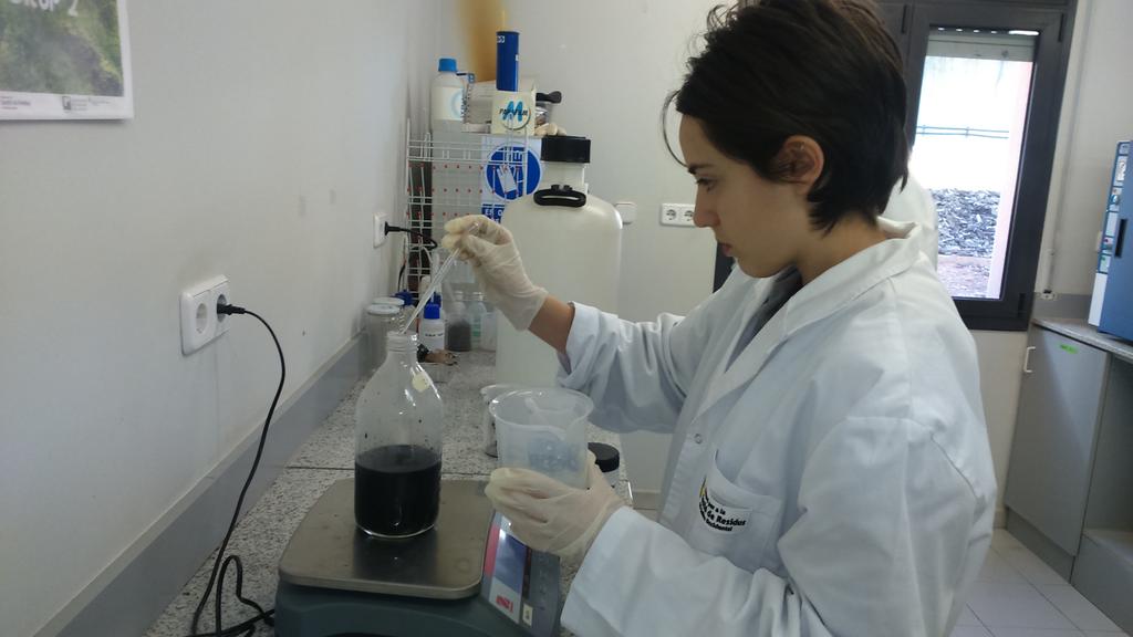 instivacarisses's tweet photo. Alumnes de #batxillerat produïnt #Biogàs a #CanBarba aviat a  @VallesEduca https://t.co/CFazbEOFJt