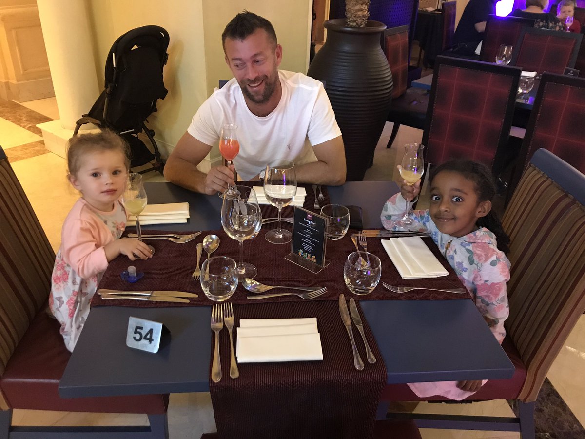 Ian_Selley's tweet image. Yeah well the Mrs maybe going on jolly business class to Paris for the weekend with family but I&apos;m brunching hardcore styley with my 2 nippers, #luckydad #propertime #Dadsforjustice !! #Wifesonthejolly