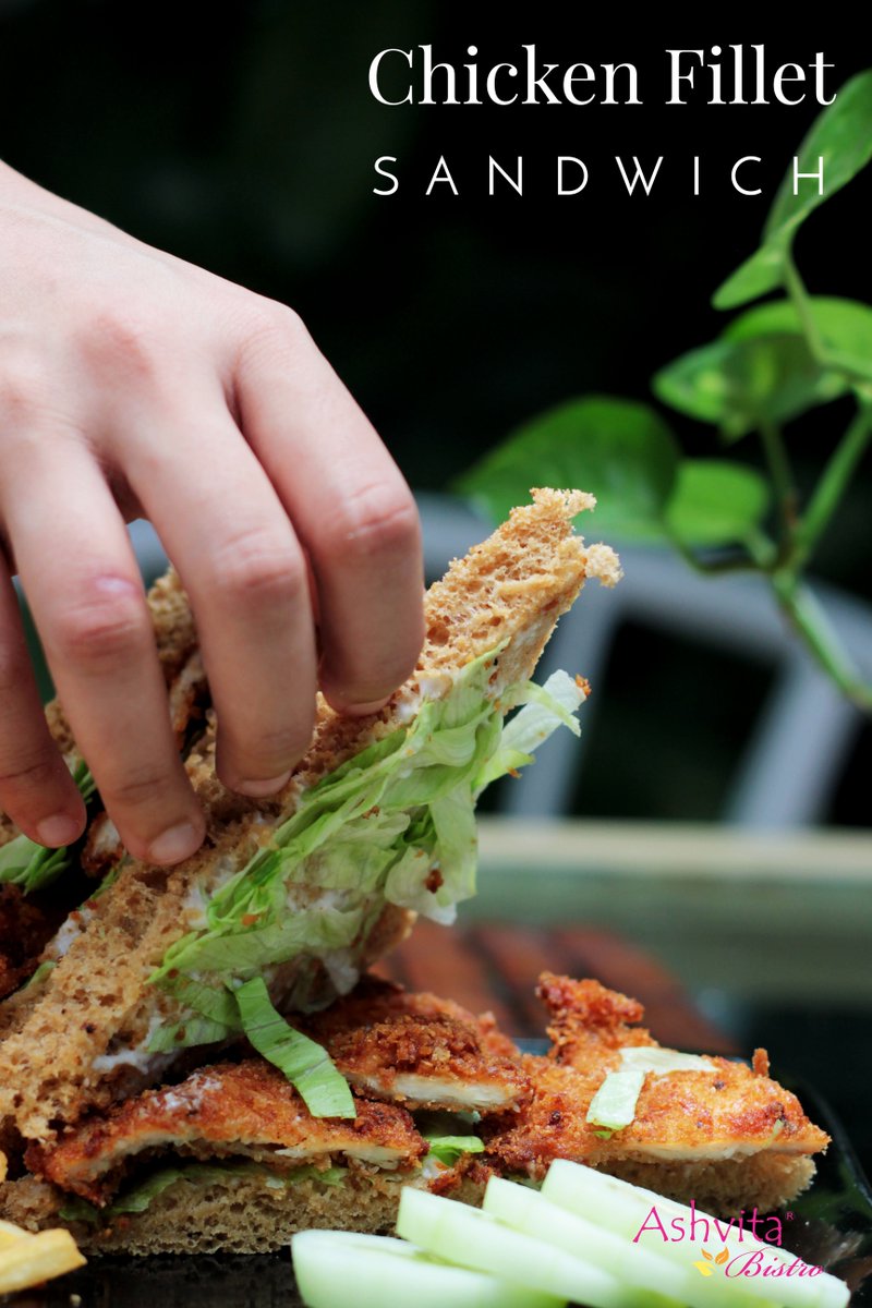 Yummy and filling chicken fillet sandwiches for your conversation! Drop in and grab some at Ashvita Bistro anytime! #ashvitabistro #foodporn #classic  #fridayfeeling #tgif #sandwich #chicken #fillet #yummy #tummy #super #tasty