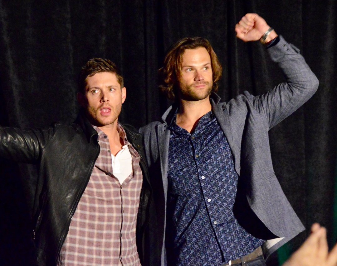 liataghva's tweet photo. Good night my dear #SPNFamily 😘
Hope ya'll had a fantastic #FF_Special 🤗 we made it thru another week &amp; weekend is here now😉so i wish ya'll have a perfect night &amp; head thru weekend happily❤
Sweet dreams everyone⚘ https://t.co/oJrVFagEaO
