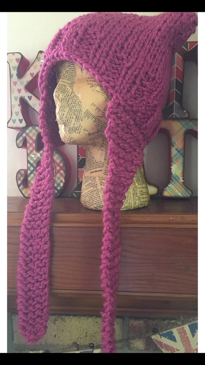 theknitbrit's tweet photo. Off to CA! #pussyhat #Runaways #womansmarch2018 #theknitbrit https://t.co/z4EkJI7YRI