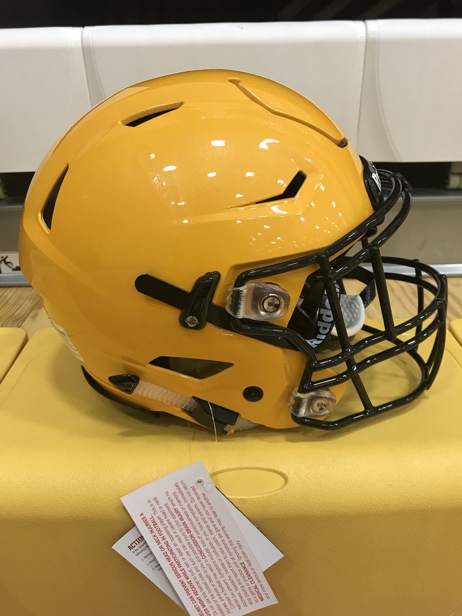 ValhallaGorilla's tweet photo. Yeah buddy!!!! @RiddellSports #SpeedFlexes https://t.co/CHKsgUgt5O