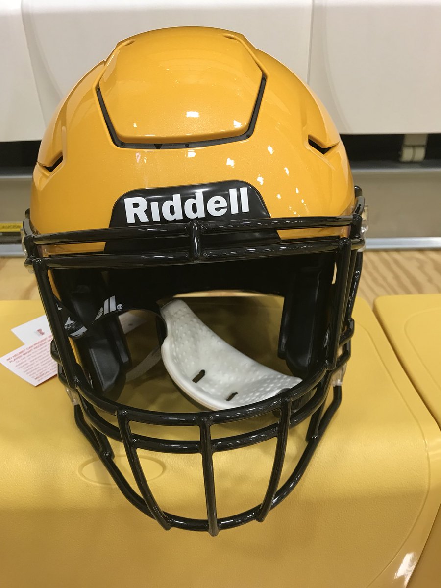 ValhallaGorilla's tweet photo. Yeah buddy!!!! @RiddellSports #SpeedFlexes https://t.co/CHKsgUgt5O