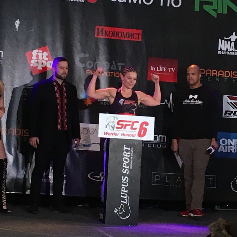 Unsere Nicole ist eingewogen und ready for Action morgen in Bulgarien! Wer ihren Kampf live verfolgen möchte, kann das ab 18 Uhr auf @FiteTV tun: fite.tv…/spartacus-fighting-championshi…/2mhg8/ #WMMA