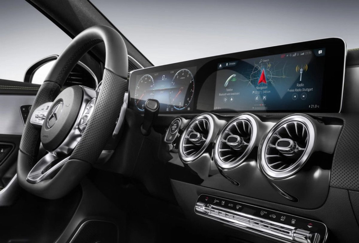 TechCrunch's tweet photo. Mercedes-Benz’s new MBUX in-car assistant and smart UI rocks https://t.co/t7z625h9qF https://t.co/Zche5KCqIx